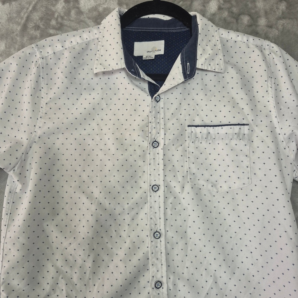 Craft + Flow Boys White Navy Star Print Short Sleeve Button Down Large 14/16